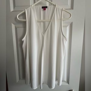 Sleeveless Vince Camuto soft, flowy top size M